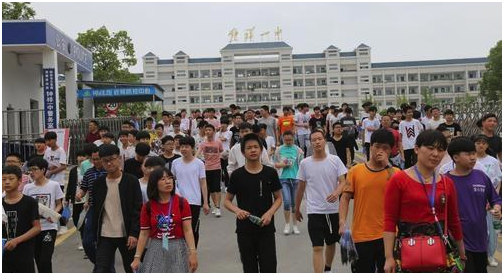 学生书包,书包定制,智能安全书包,书包代工,书包厂家