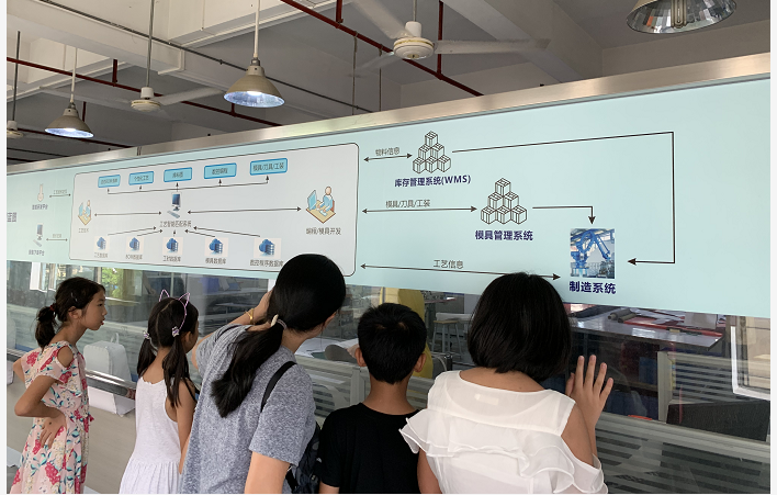 书包生产厂家,箱包厂家,书生书包定制,双肩背包订做,包包生产厂