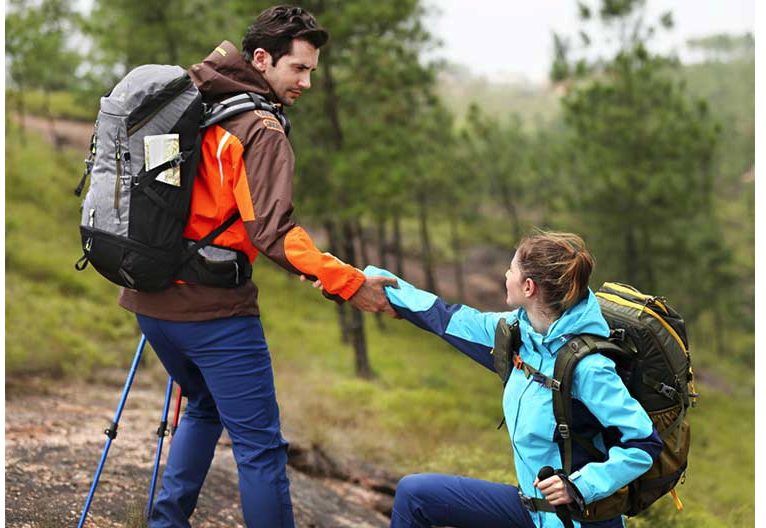 <strong> 怎样挑选一款好用的户外背包</strong>