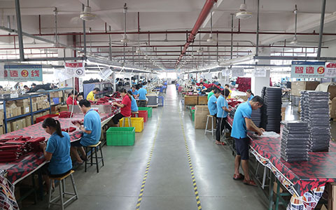 元旦节送员工背包好吗