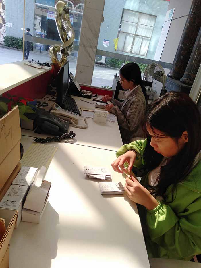 礼品背包定制,双肩背包生产厂家,双肩背包厂家,包包定制厂家,背包定制