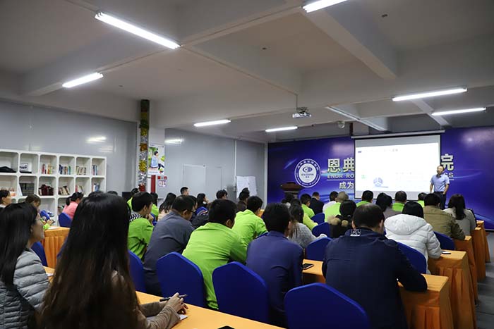 礼品背包定制,双肩背包生产厂家,背包定制,双肩背包厂家,包包定制厂家,