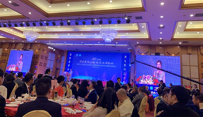 礼品背包定制,双肩背包生产厂家,背包定制,双肩背包厂家,包包定制厂家,