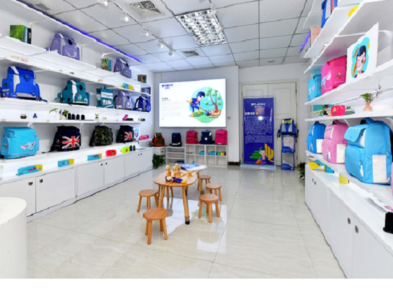 学生书包定制-选择豪门国际科技理由