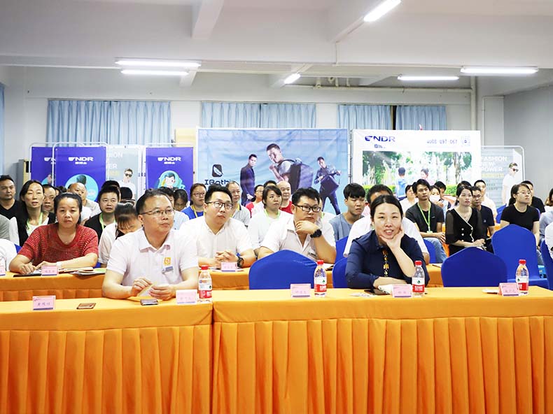  箱包厂家-新员工入职培训