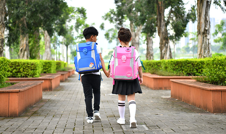 书包定制,双肩包生产厂家,护脊书包工厂,双肩包定制,箱包厂家