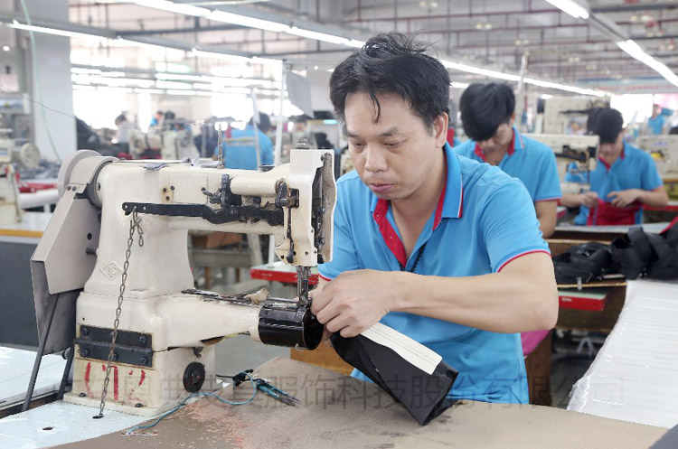 双肩包生产厂家,双肩包厂家,双肩包定制,背包工厂,背包厂家