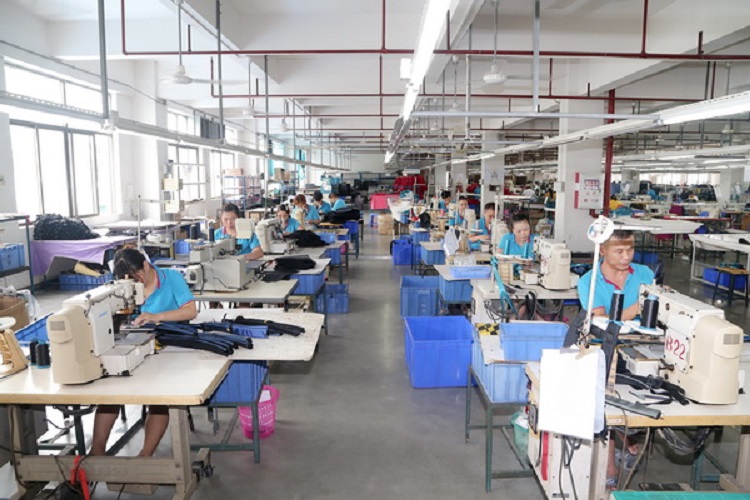 东莞双肩包工厂，背包工厂，背包生产厂家，双肩包工厂，双肩包定制