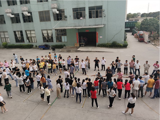东莞背包厂家拔河比赛 东莞背包厂家拔河比赛