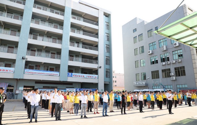 包包厂家,商务双肩背包定做,定做双肩包厂 包包厂家,商务双肩背包定做,定做双肩包厂