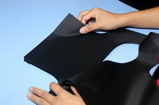 深圳背包定做logo,包包定制