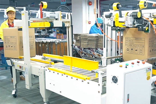 休闲背包定制,背包定制厂家,广东背包定制