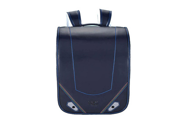 一款很智能的儿童书包就在豪门国际皮具公司亮相