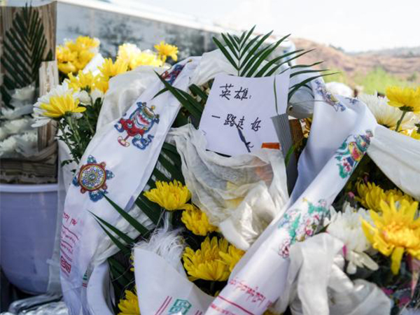 致敬消防英雄用生命诠释最美担当