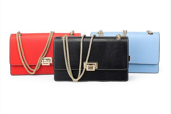 也许你常把她忽略 但她永远惦记着你!