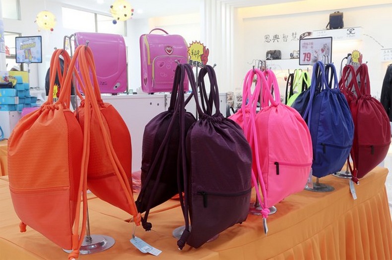 礼品包包定制工厂-如何找