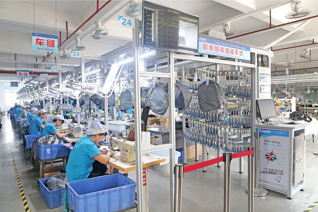 走访双肩背包生产厂家-24年为奢恀品牌服务