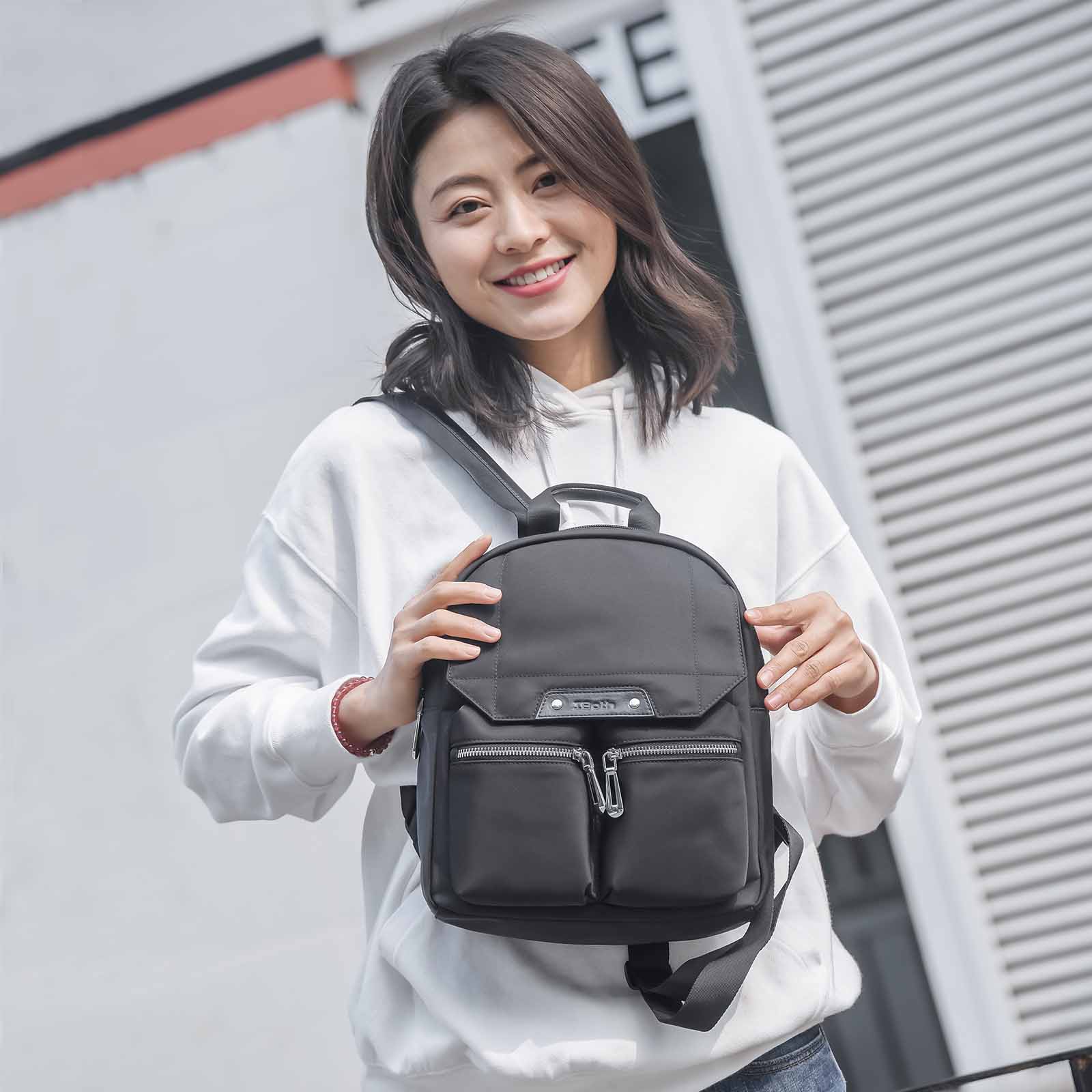 休闲背包定制|深圳背包定制|背包定制厂家|广东豪门国际科技