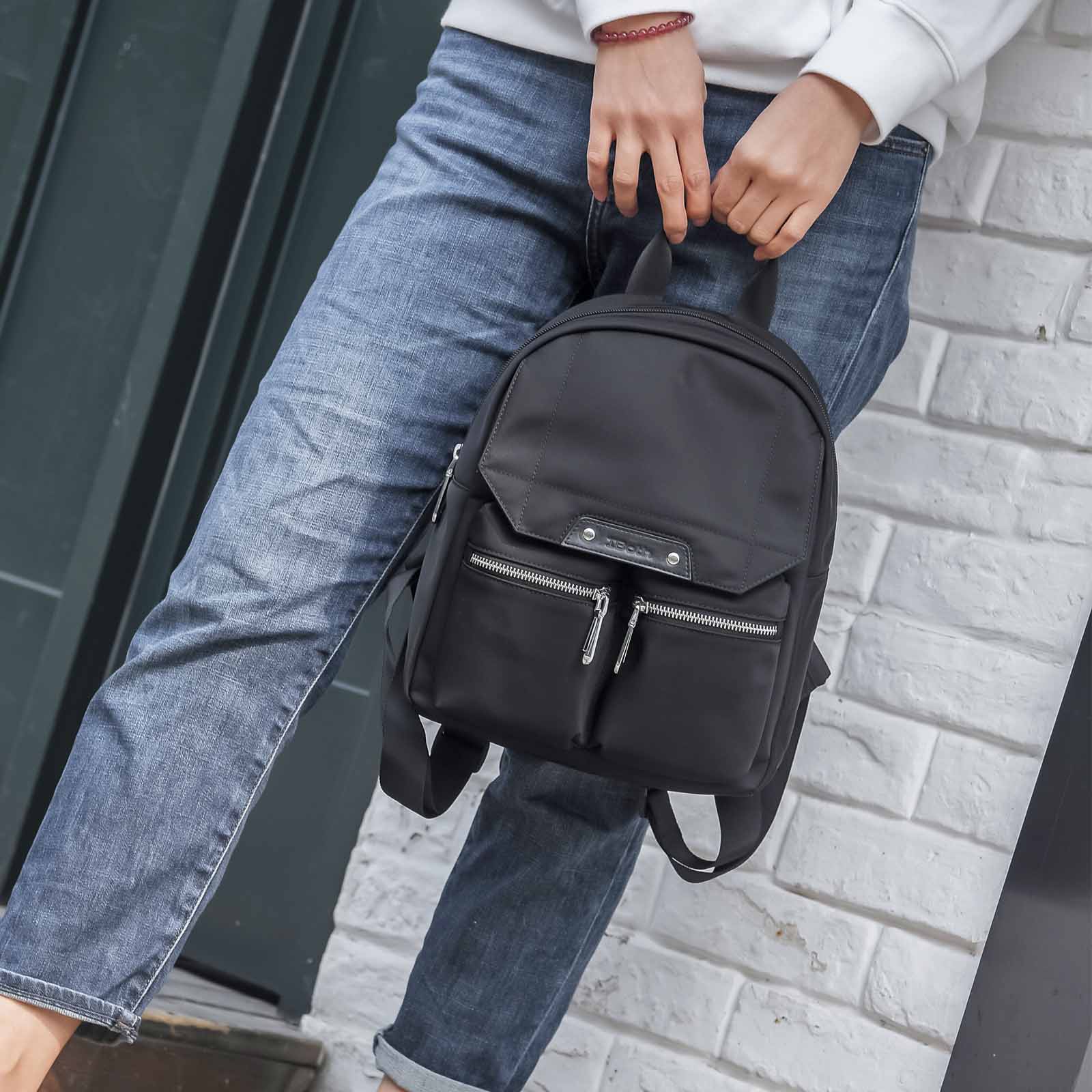 休闲背包定制|深圳背包定制|背包定制厂家|广东豪门国际科技