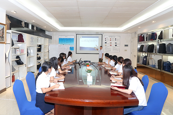 豪门国际团队会议